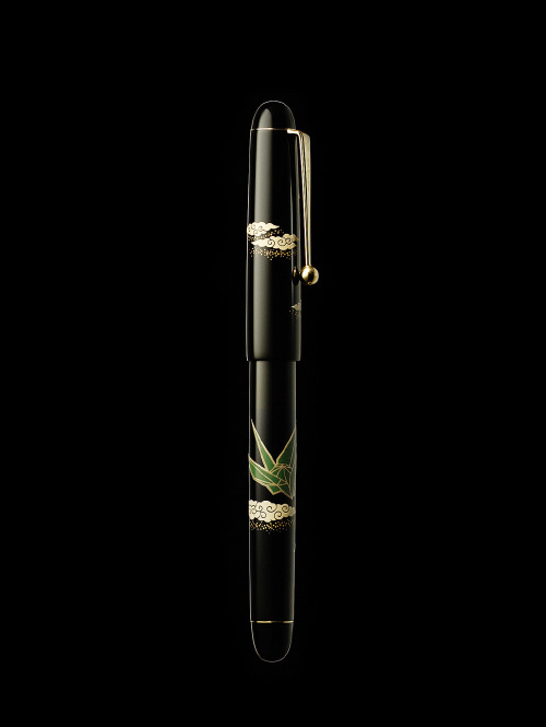 Namiki 折り紙 兜-平蒔絵　ニッポンアート　ペン先14金　字幅F 7.jpg